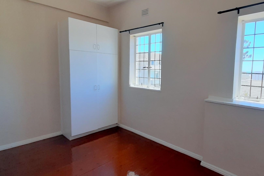 2 Bedroom Property for Sale in Sea Point Western Cape